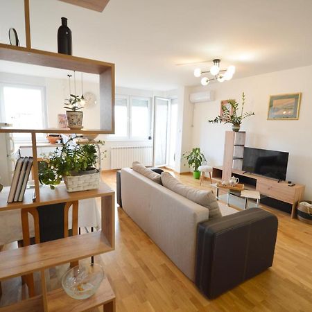 Shine24 - Spacious&bright apartment - NEW Novi Sad Exterior foto