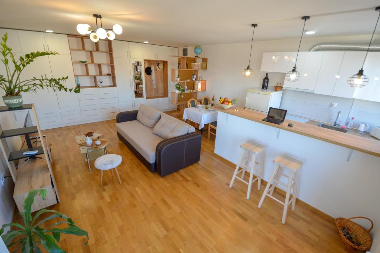 Shine24 - Spacious&bright apartment - NEW Novi Sad Exterior foto