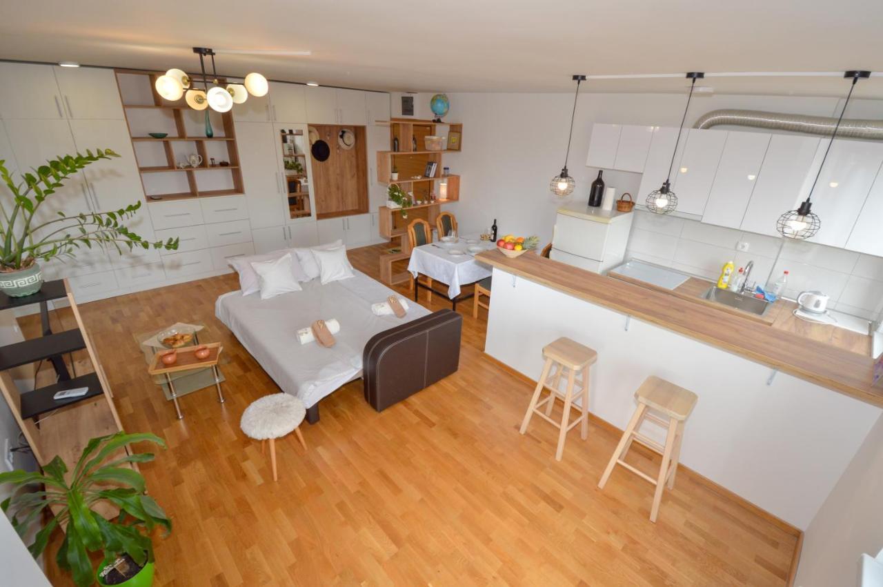 Shine24 - Spacious&bright apartment - NEW Novi Sad Exterior foto