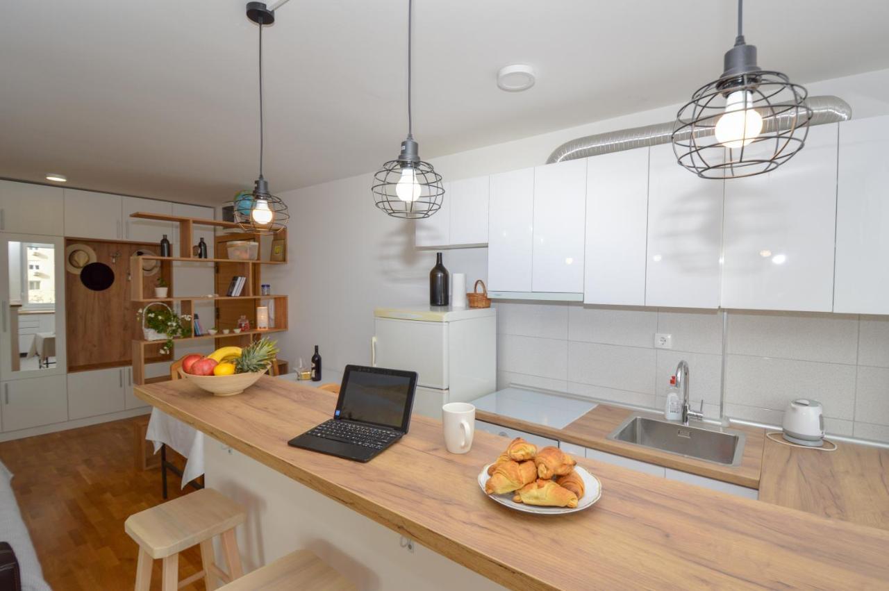 Shine24 - Spacious&bright apartment - NEW Novi Sad Exterior foto